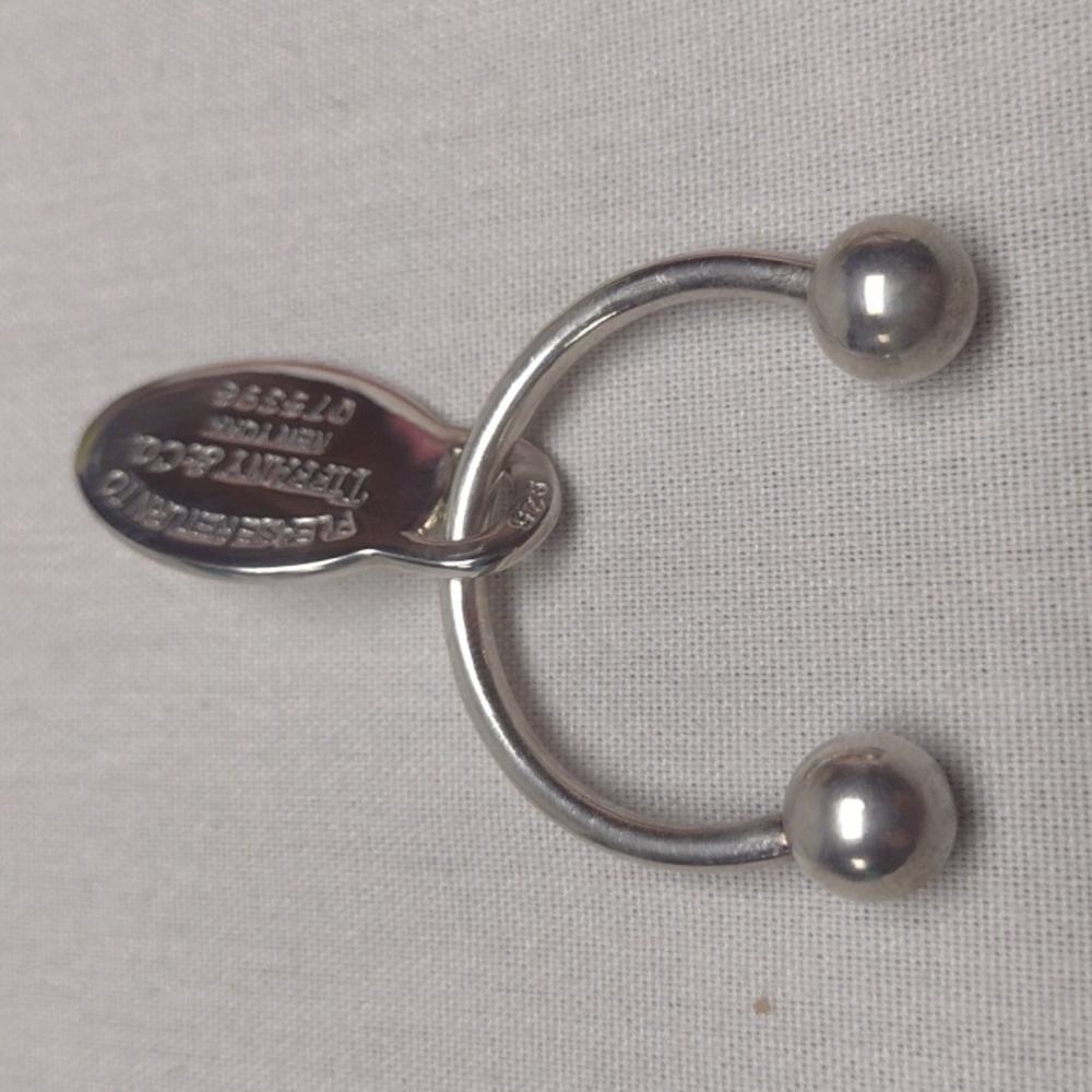 Tiffany & Co. Sterling Silver Horseshoe Key Ring With Dangling Oval Charm - Picture 2 of 4